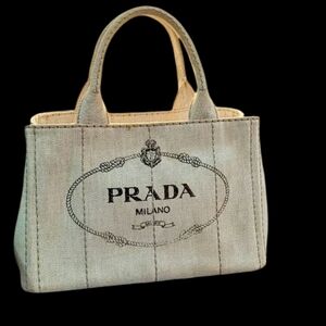 Prada Canapa